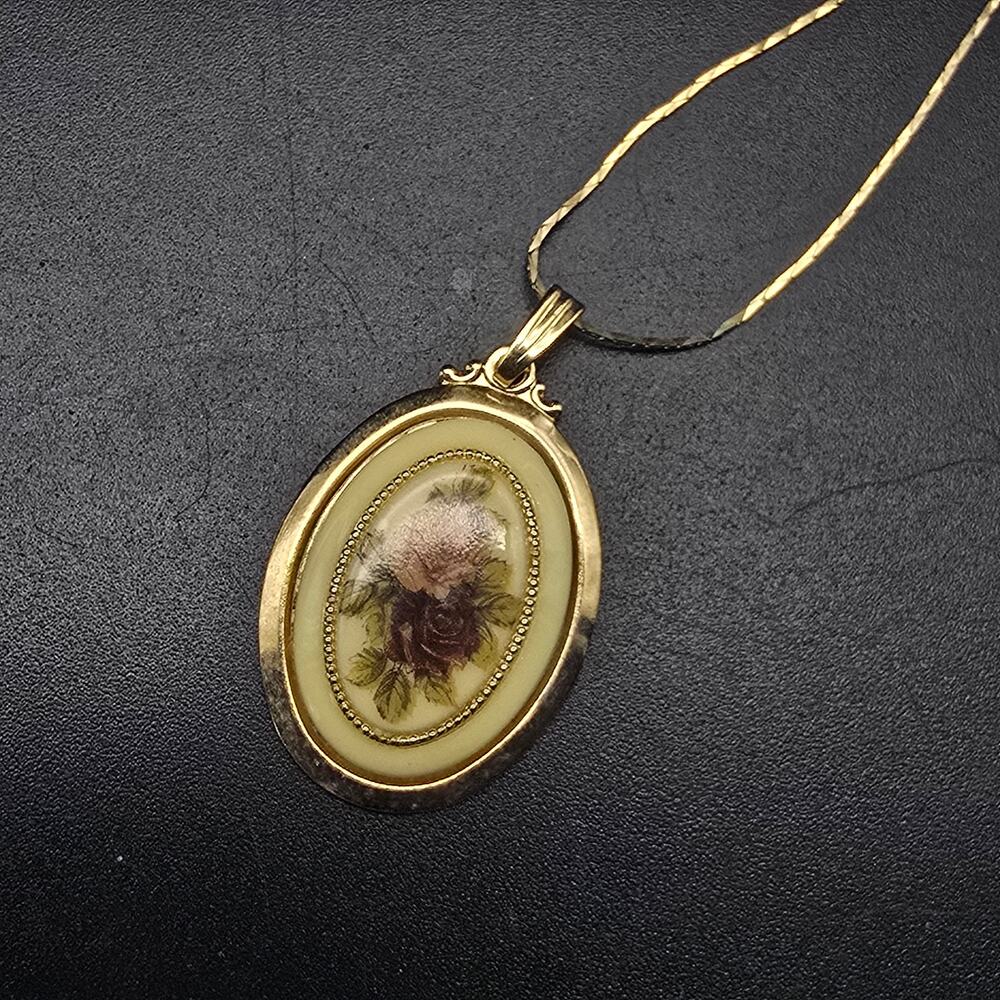 Rose Flower Pendant Necklace Gold Tone Chain Vintage Costume Jewelry